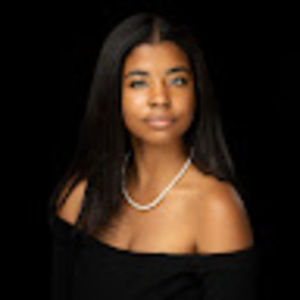 Meet your Posher, Zakiya